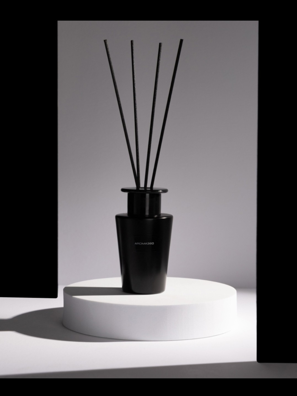 Aroma360 Iris Reed Diffuser NIB